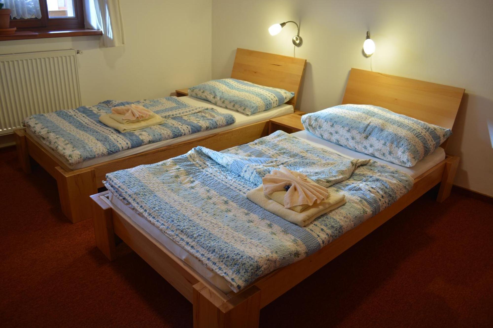 Penzion Farma Dvorec Radnice Habitación foto