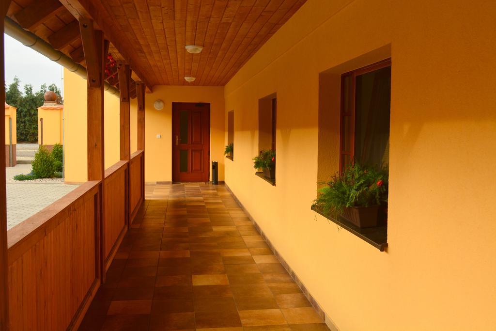 Penzion Farma Dvorec Radnice Habitación foto