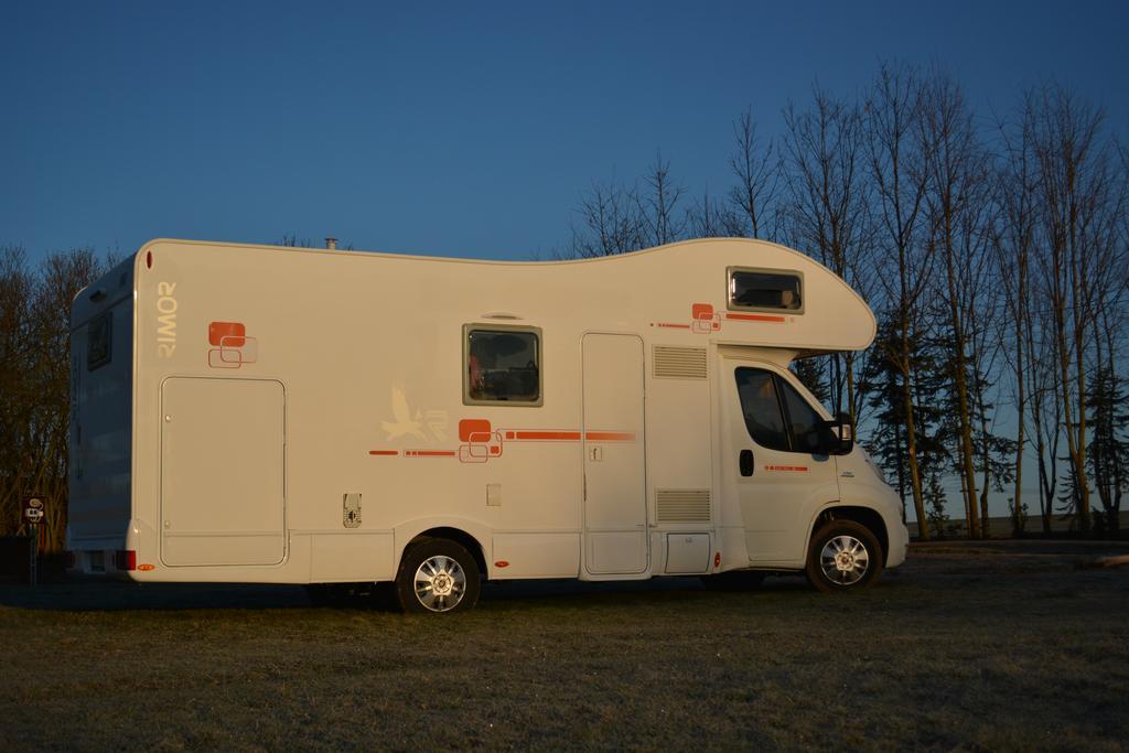 Penzion Farma Dvorec Radnice Exterior foto